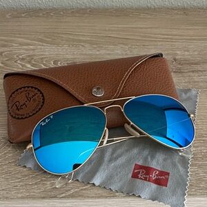 Ray-Ban RB3025 Aviator Blue Flash Polarized Gold Metal Sunglasses